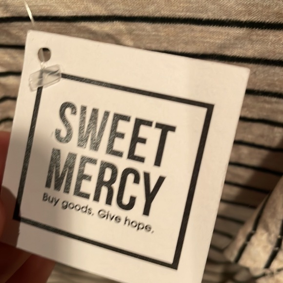 Black and White Sweet Mercy Top - Picture 3 of 3